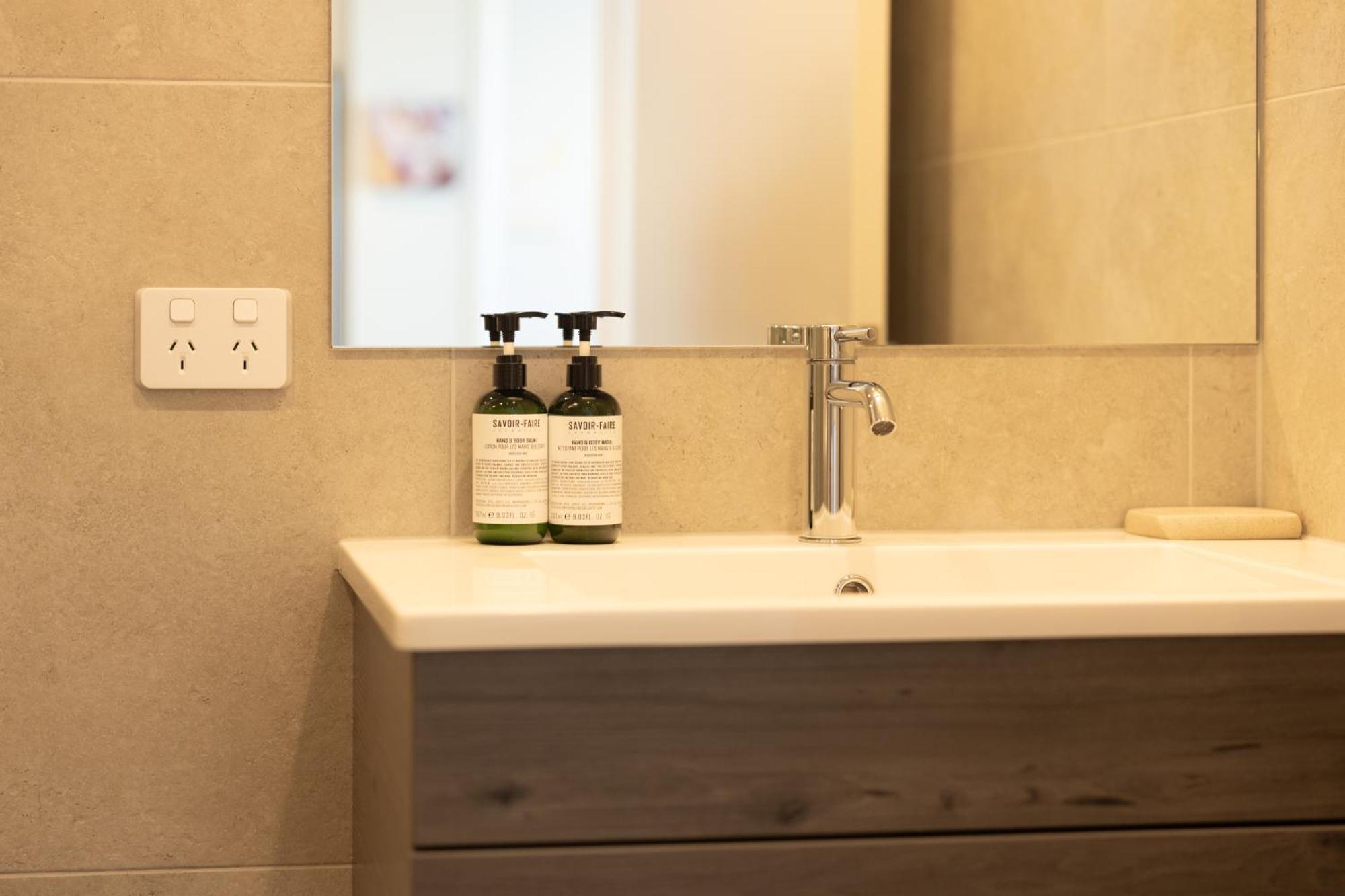 Luxury 2 Bedroom Cbd Apartment With Free Parking Christchurch Buitenkant foto